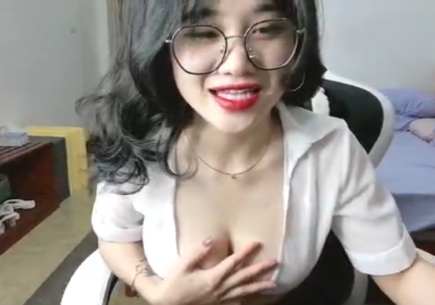 Thiếu nữ vn phát live show hàng chill chill